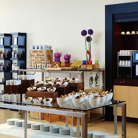 Отель Marriott 4*